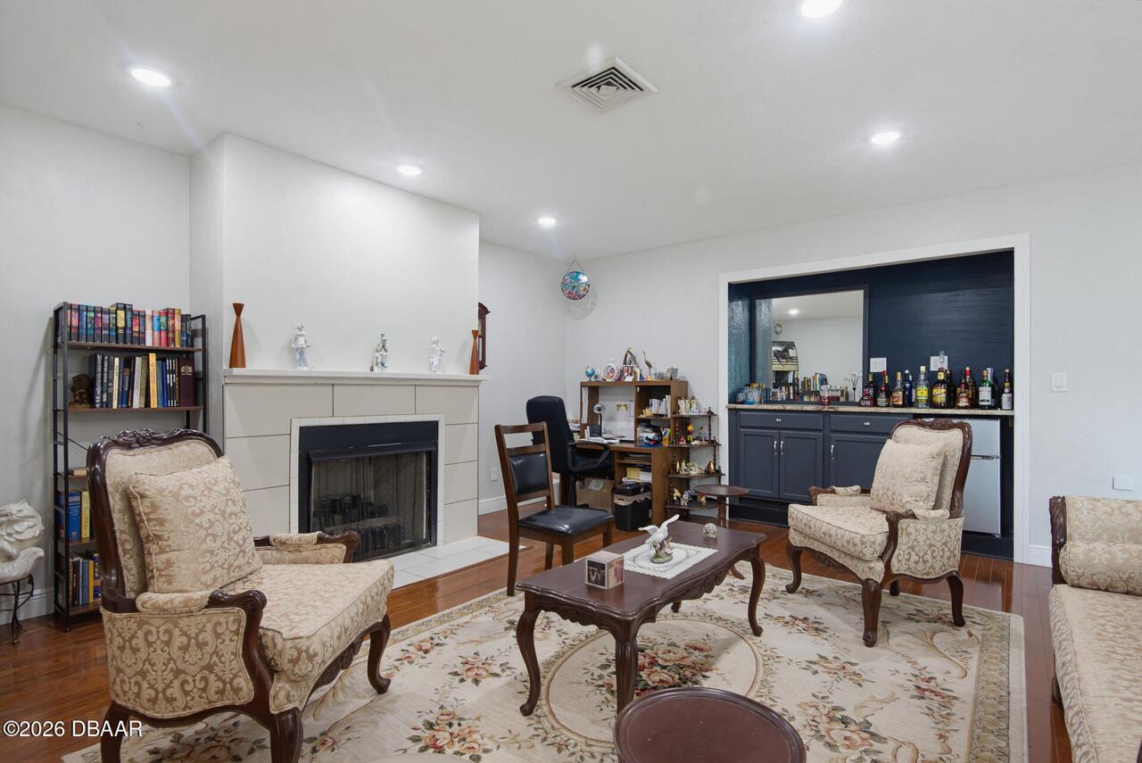 Listing Photo 28