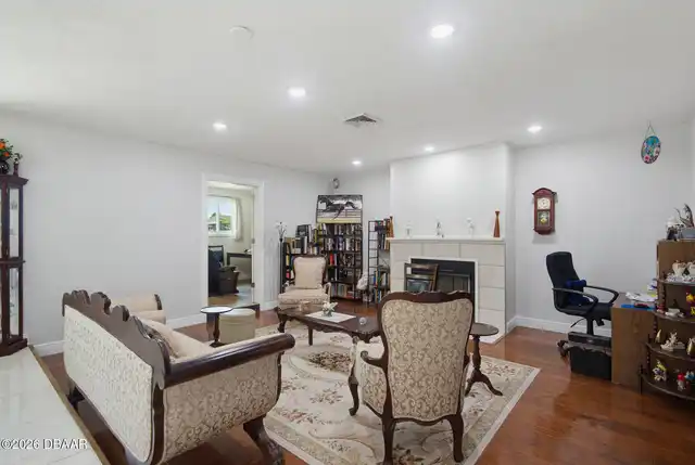 Listing Photo 29