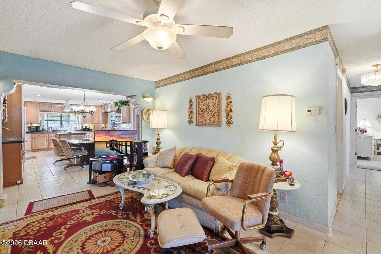 Listing Photo 12