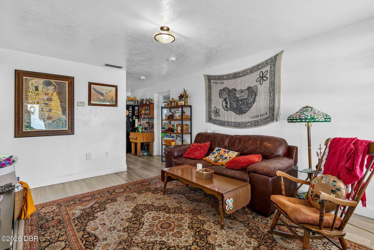 Listing Photo 9