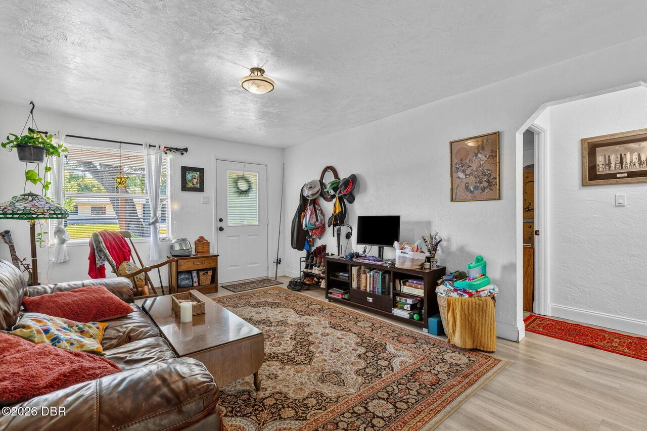 Listing Photo 11