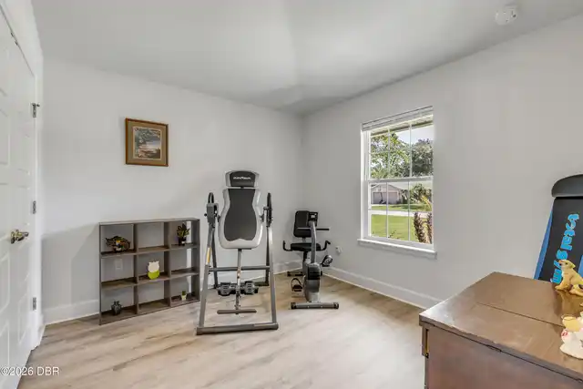 Listing Photo 11