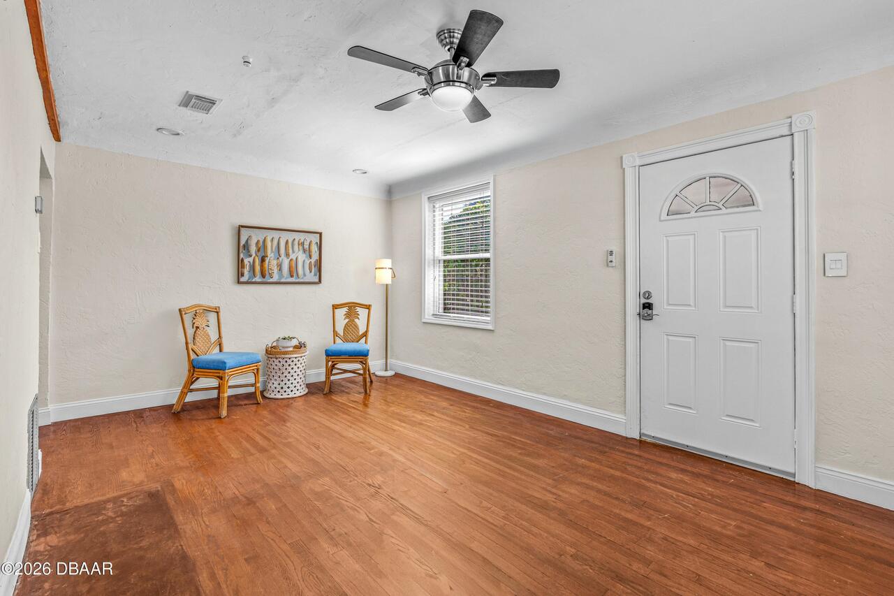 Listing Photo 9
