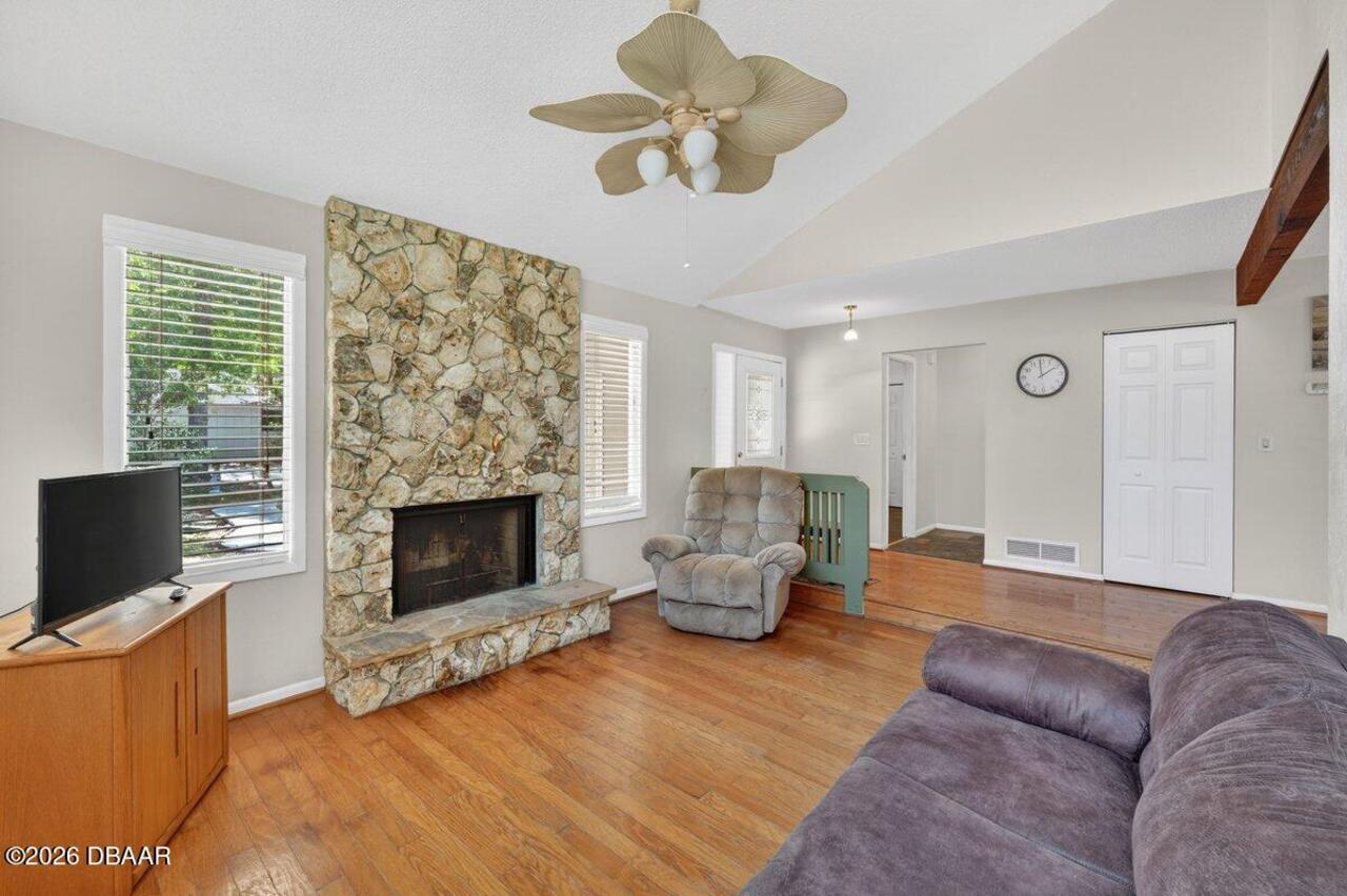 Listing Photo 7