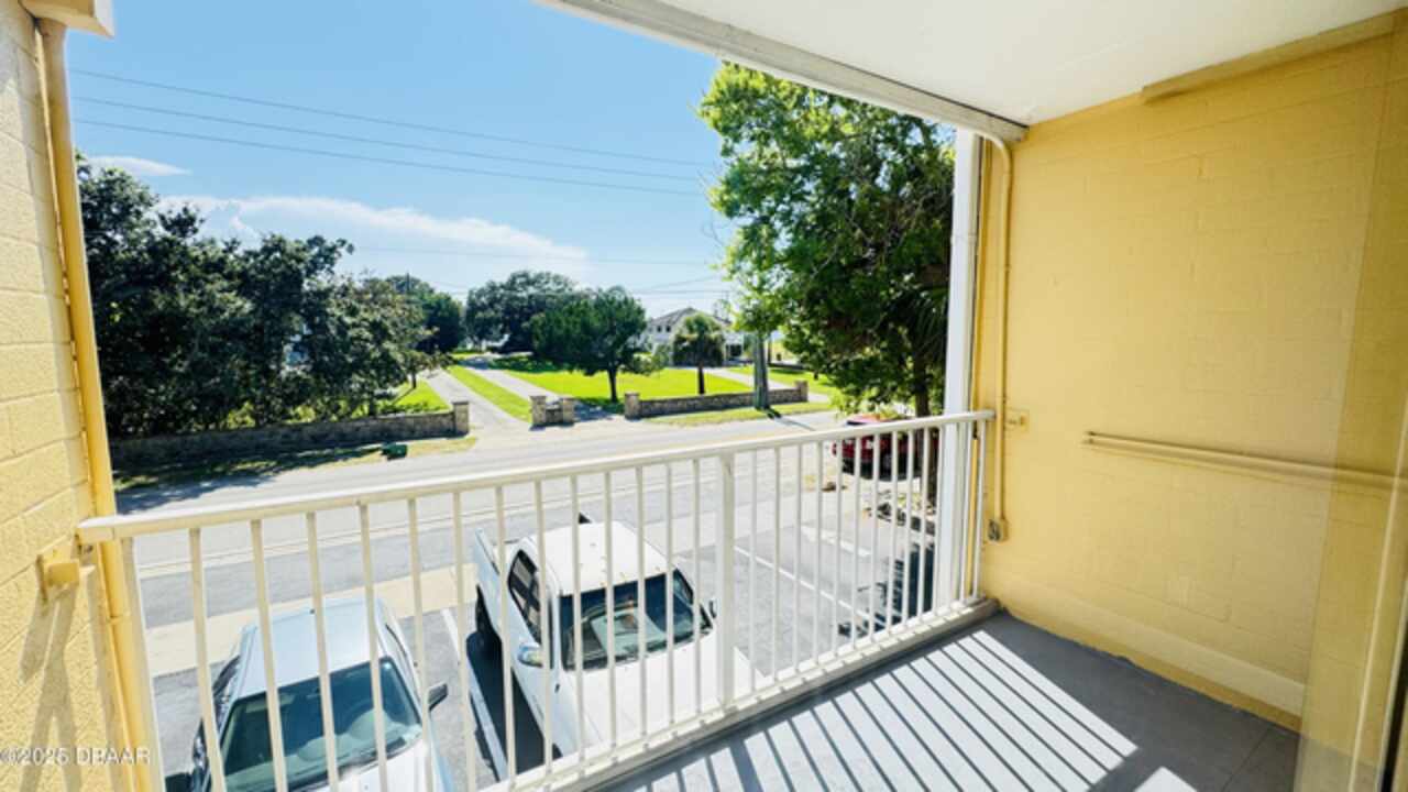 Listing Photo 9