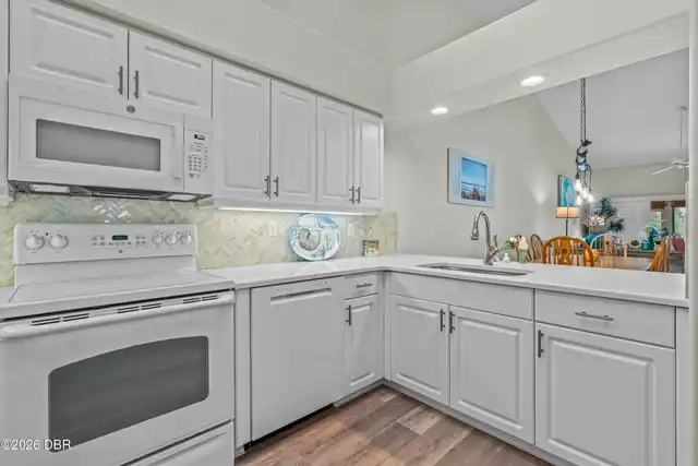 Listing Photo 17