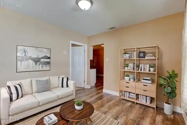 Listing Photo 9