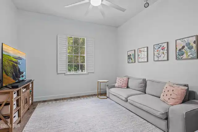 Listing Photo 34