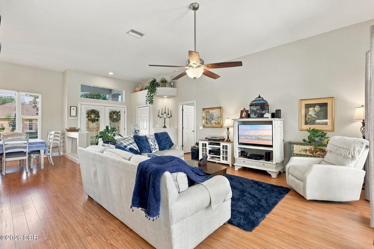 Listing Photo 12