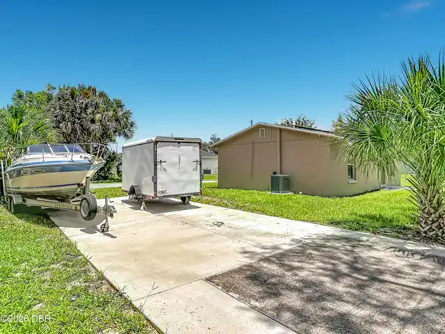 Listing Photo 10