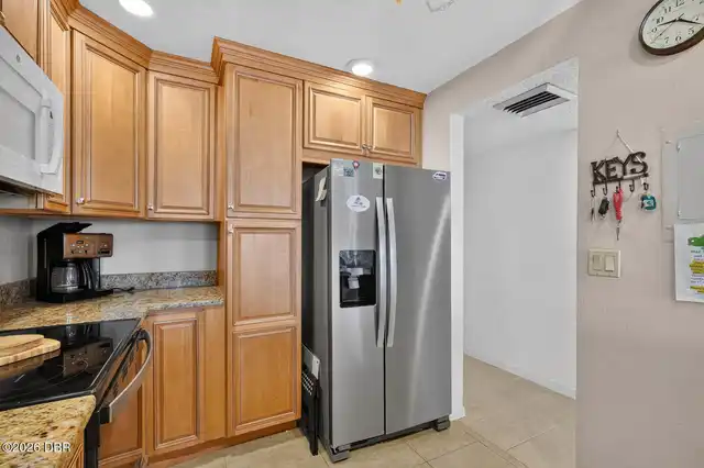 Listing Photo 12