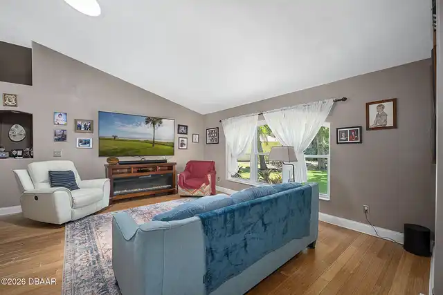 Listing Photo 14