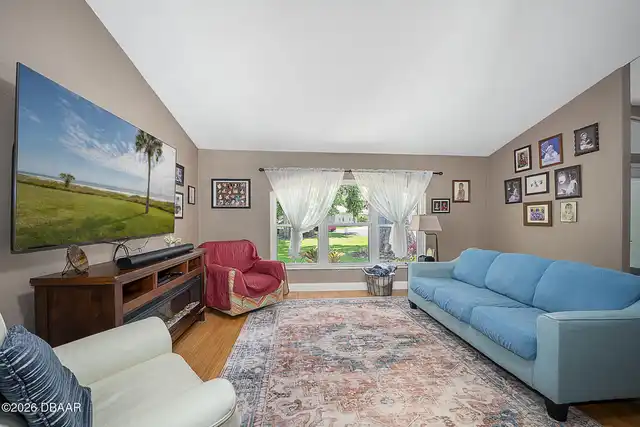 Listing Photo 17
