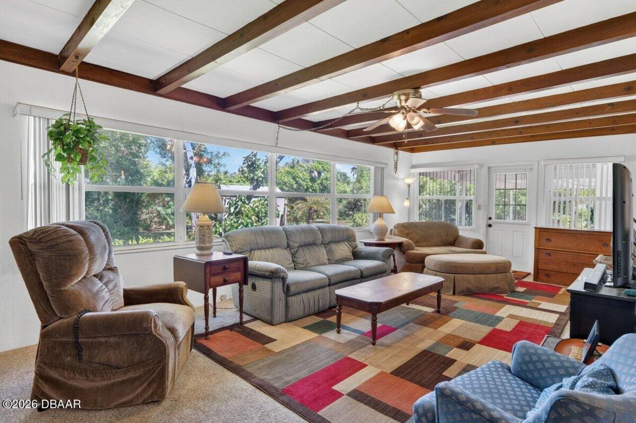 Listing Photo 8