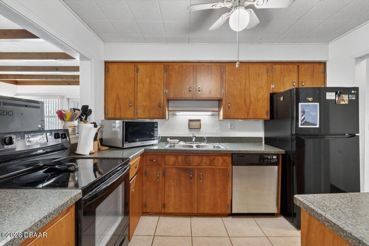 Listing Photo 11