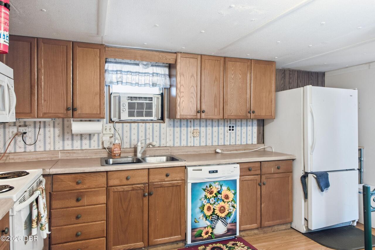 Listing Photo 10