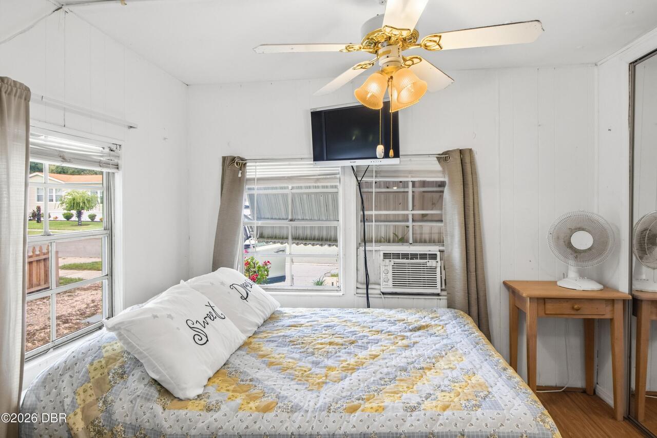 Listing Photo 11