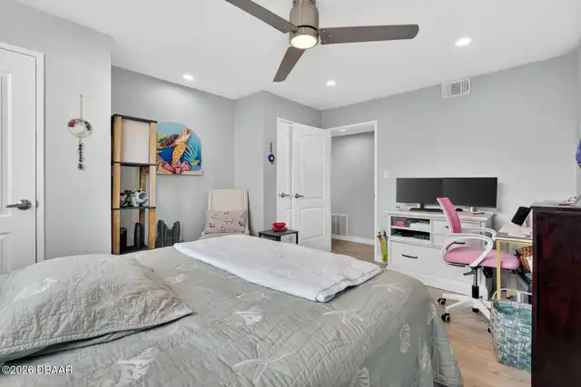 Listing Photo 17