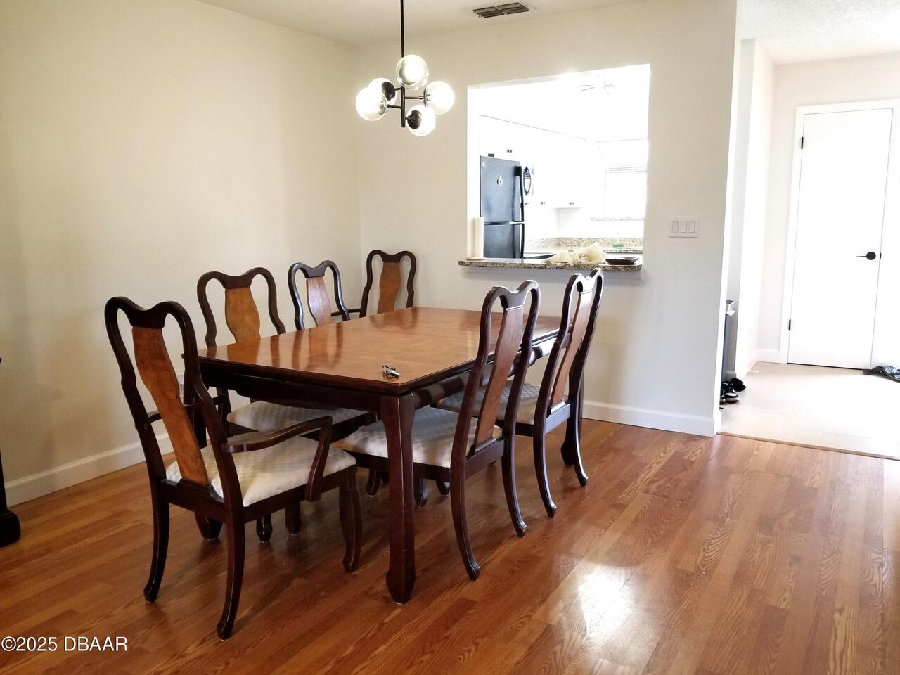 Listing Photo 9