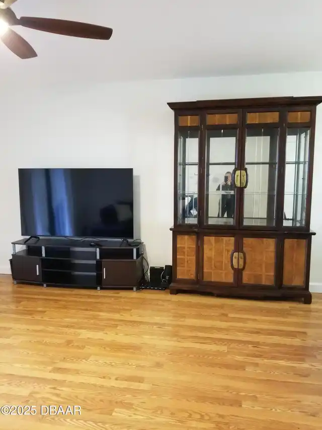 Listing Photo 12