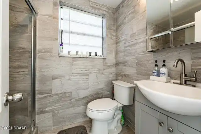 Listing Photo 10