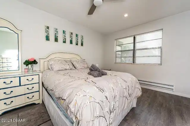 Listing Photo 11