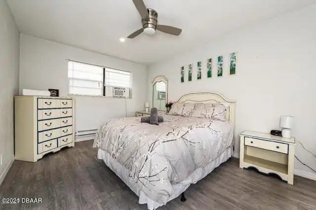 Listing Photo 12