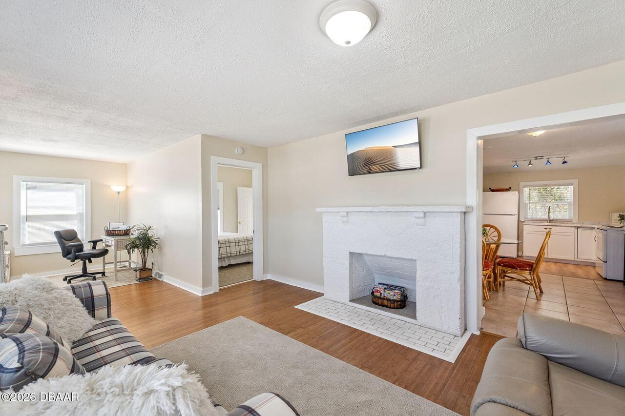 Listing Photo 10
