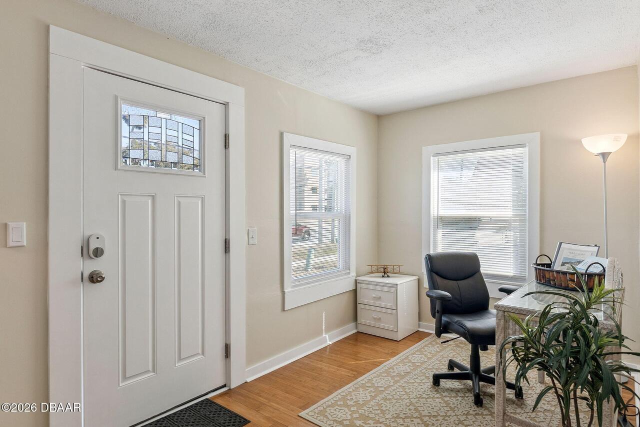 Listing Photo 6