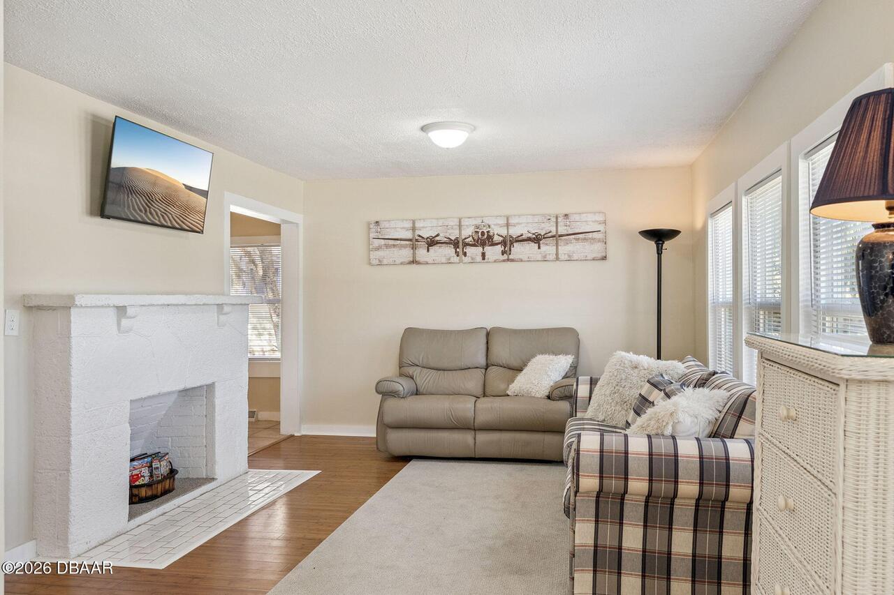 Listing Photo 8