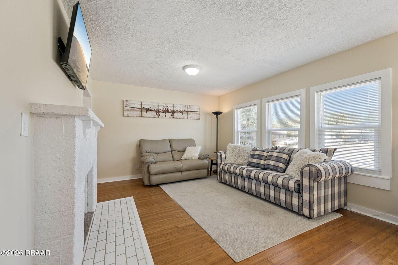 Listing Photo 9