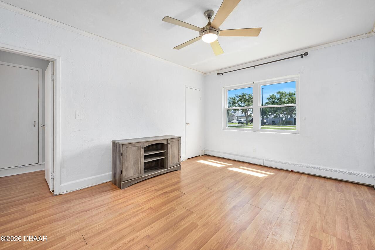 Listing Photo 9
