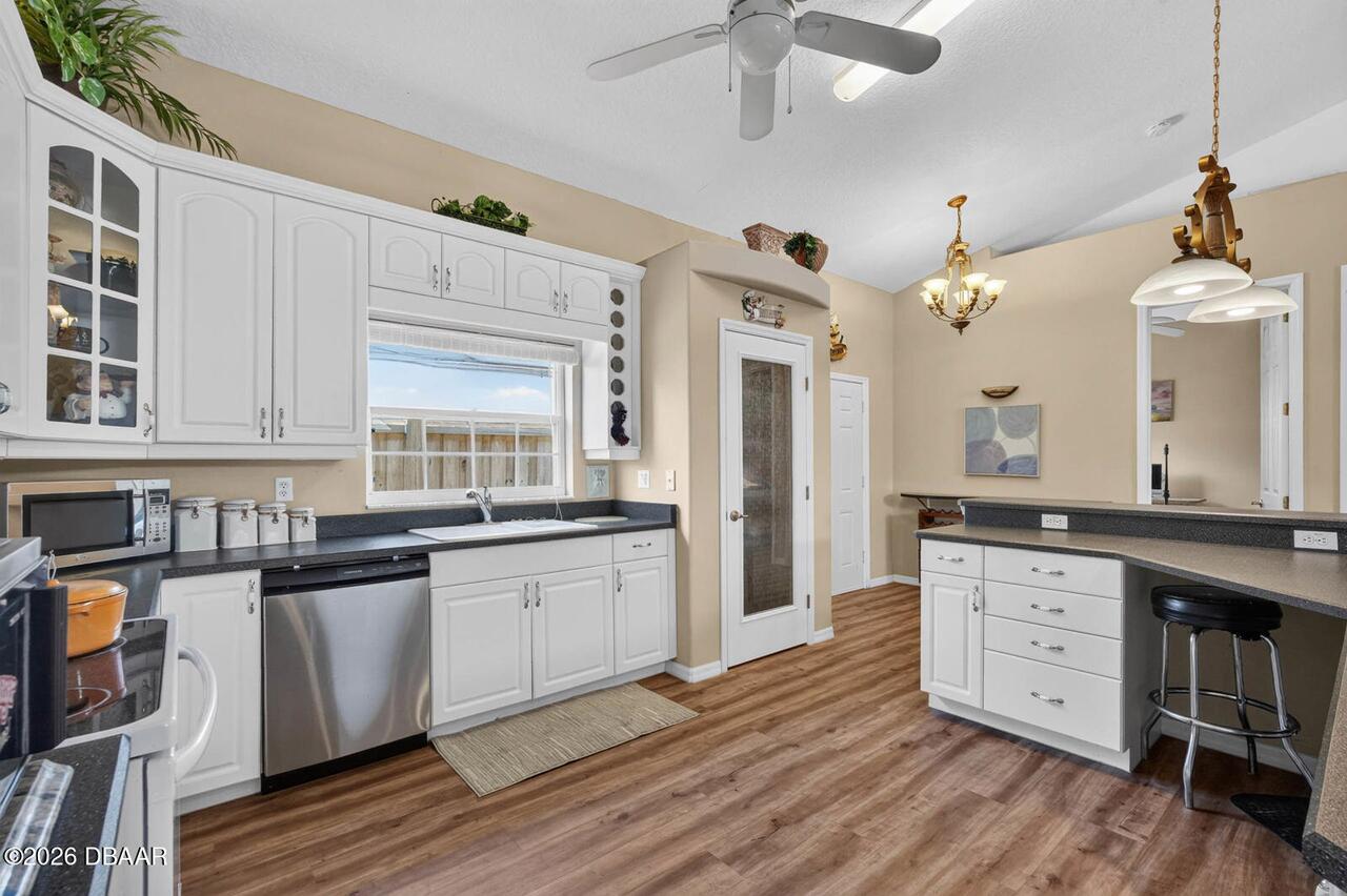 Listing Photo 16
