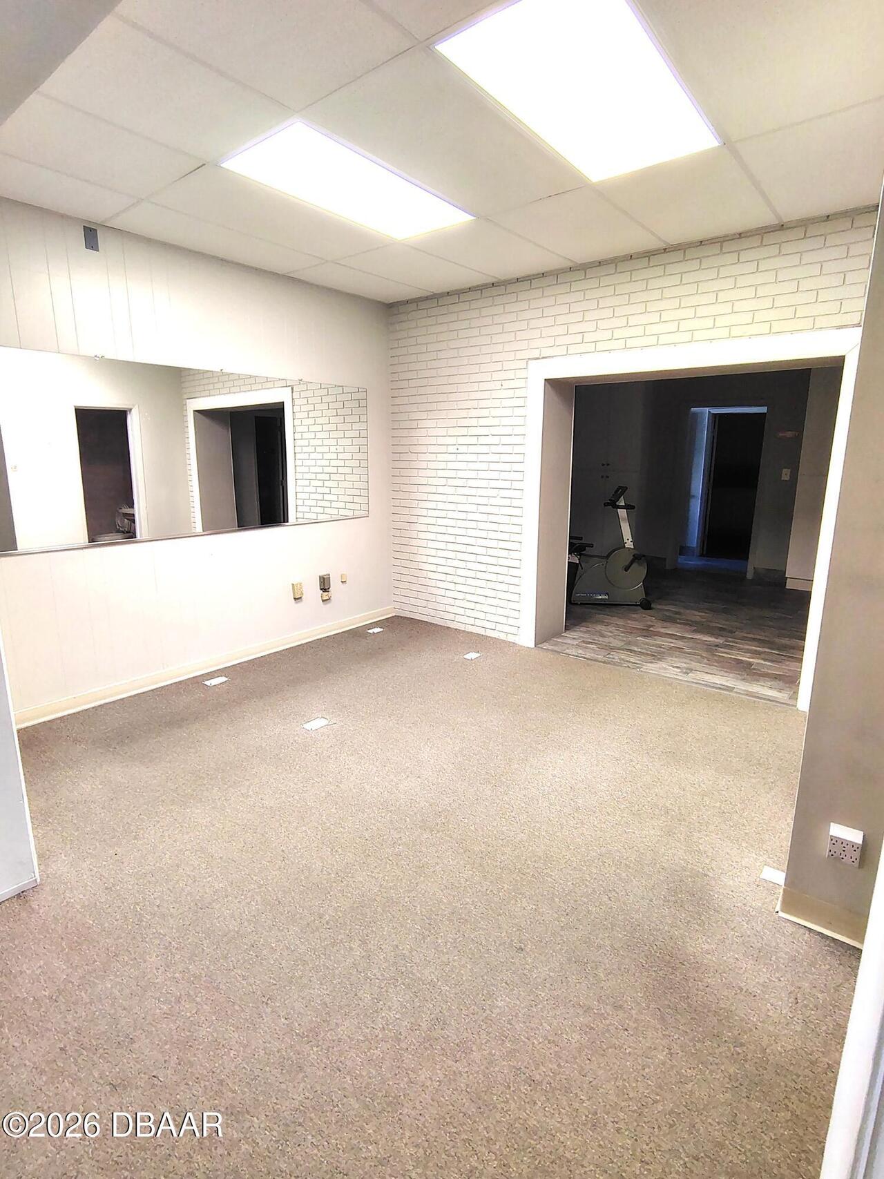 Listing Photo 11