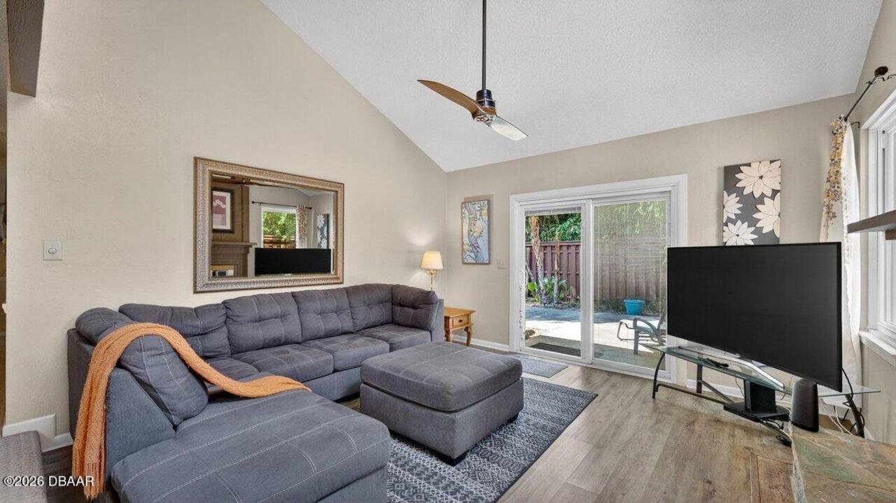 Listing Photo 9