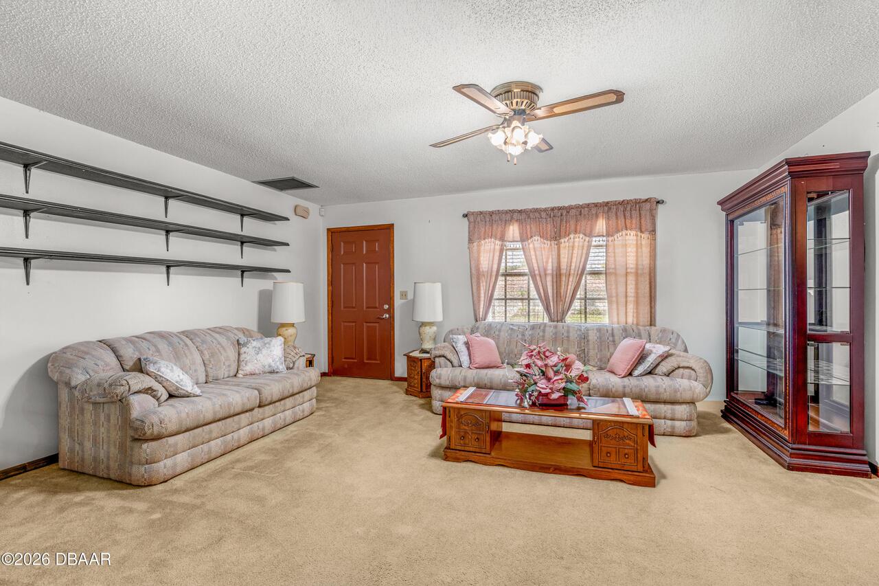 Listing Photo 9