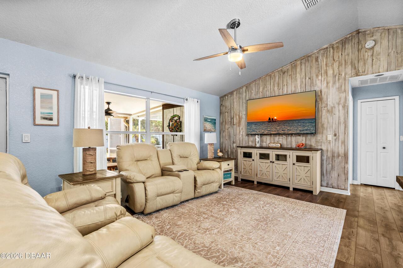 Listing Photo 17