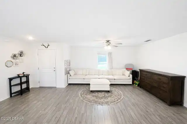 Listing Photo 7