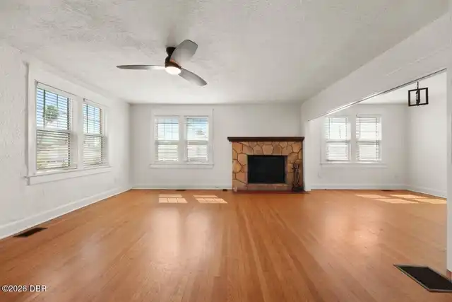 Listing Photo 6