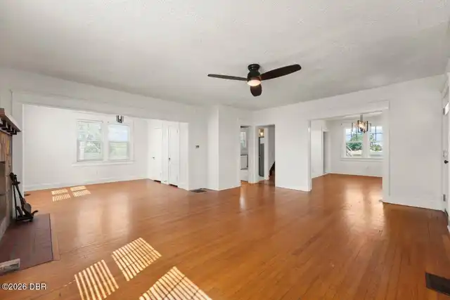 Listing Photo 8