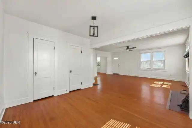 Listing Photo 10