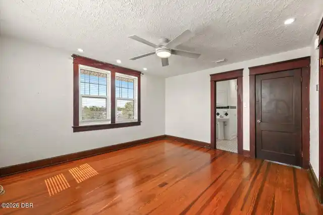 Listing Photo 32