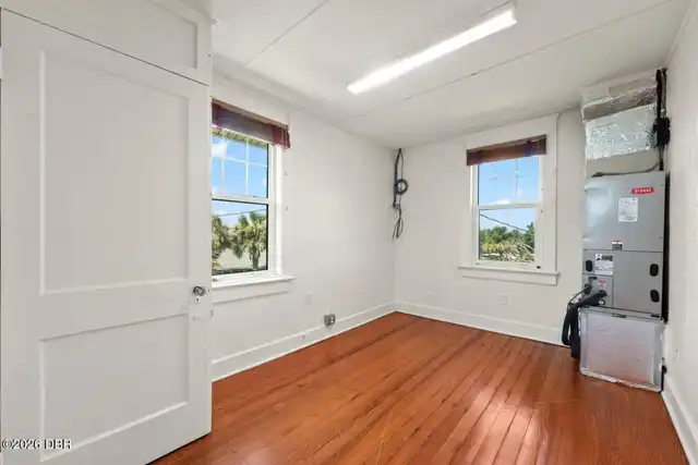 Listing Photo 33