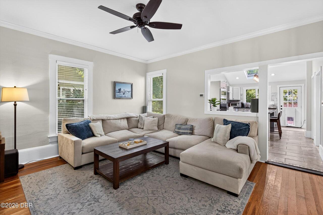 Listing Photo 11