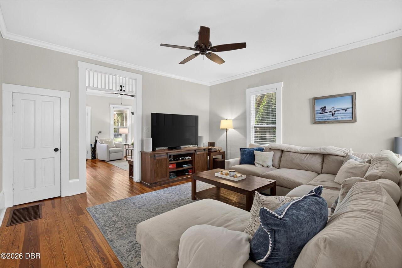 Listing Photo 12
