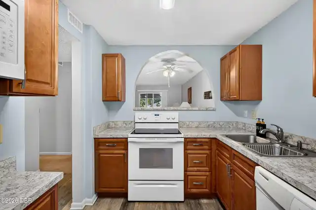 Listing Photo 7