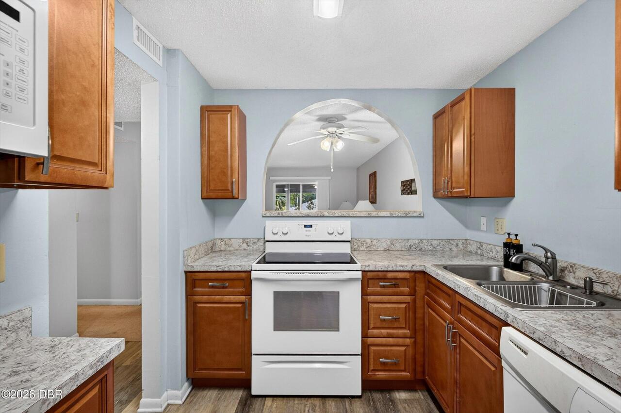 Listing Photo 7