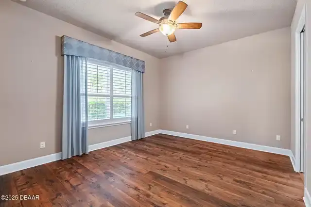 Listing Photo 16