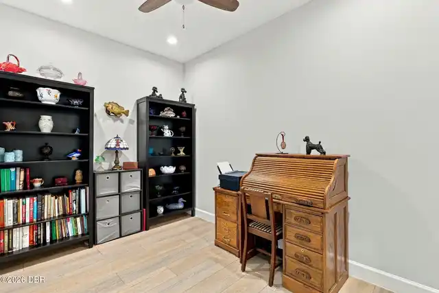 Listing Photo 12