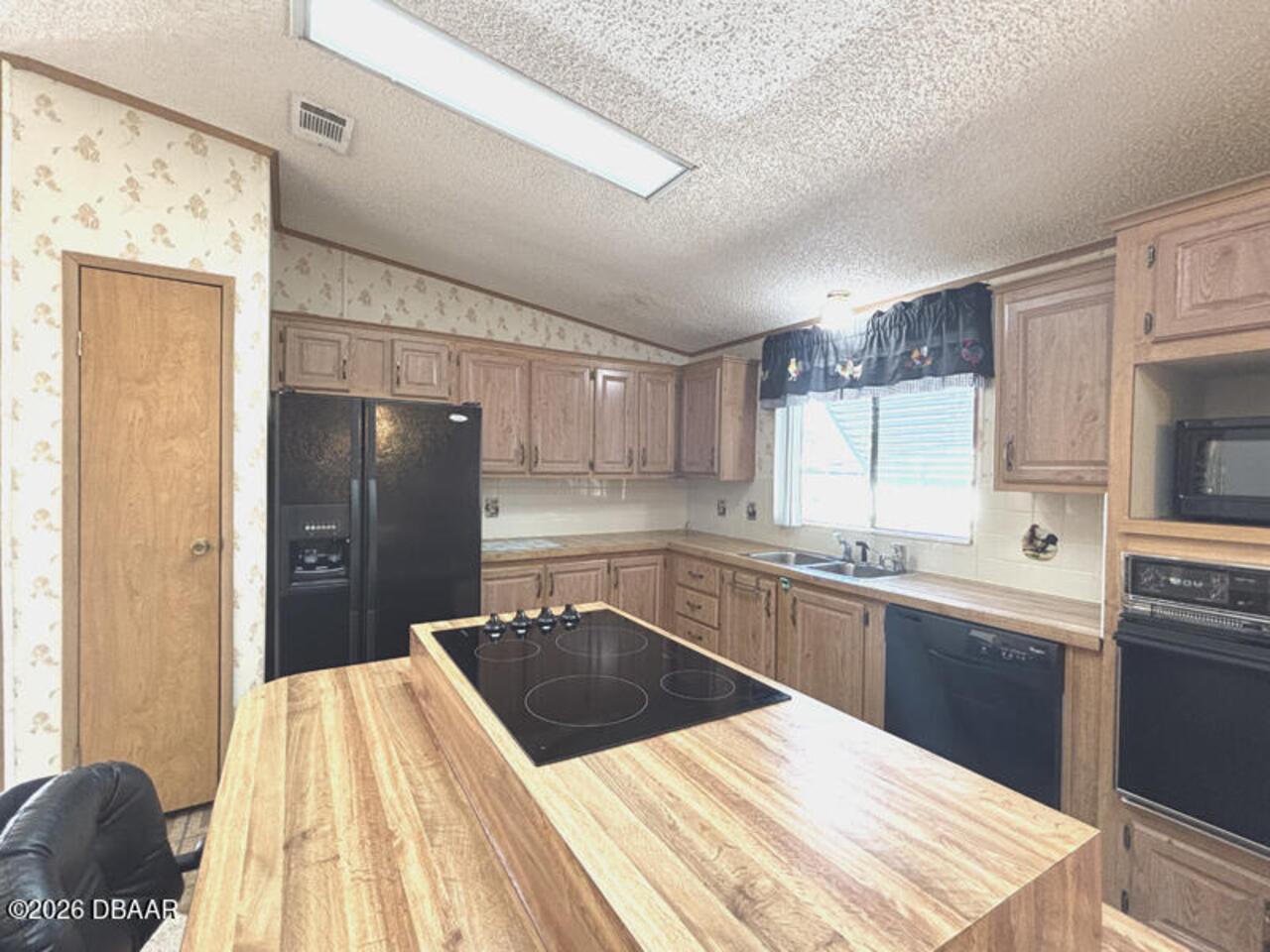 Listing Photo 25